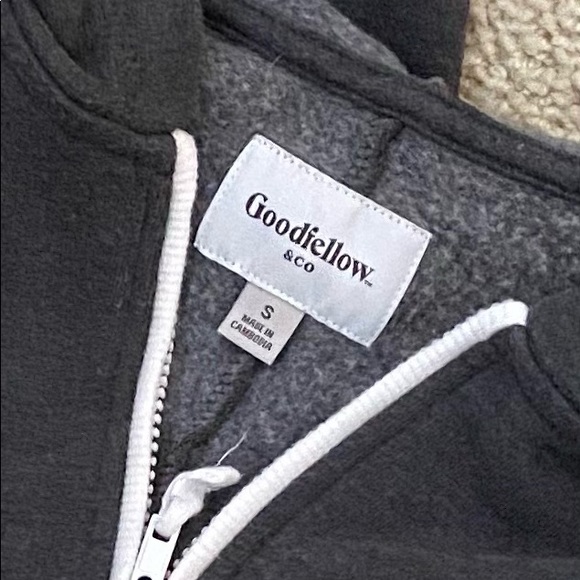 “GOODIELLOW & CO” 🖤 SUPER CUTE 💜 HOODED ONESIE - Picture 3 of 16